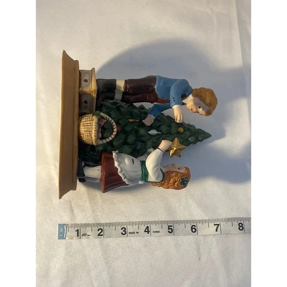 Avon‎ Christmas Memories 1982 Second Edition Figurine Decorating Tree - Picture 8 of 8